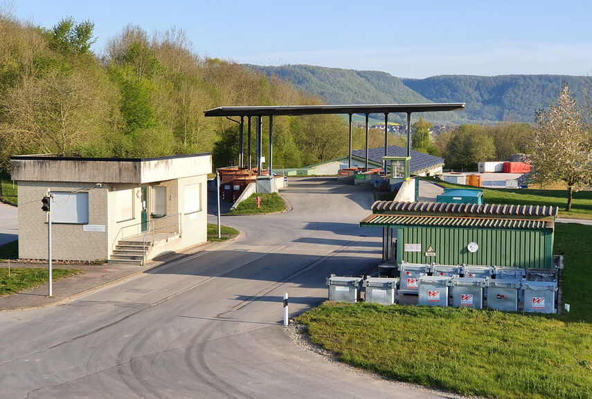 Rund 800 Tonnen Altholz werden pro Jahr allein bei der Kleinanliefererstation in Wehrden abgegeben.